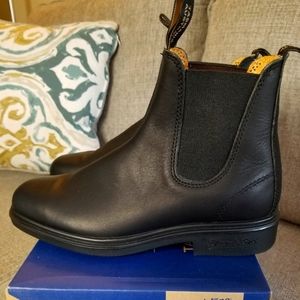 Blundstone #068  Dress Chisel Toe Boots